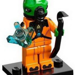 Alien, Series 21 (Complete Set with Stand and Accessories)